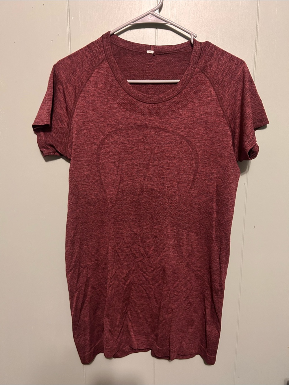 lululemon athletica Heathered Maroon Short Sleeve Crew